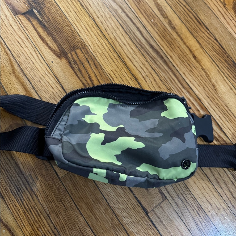 Lululemon women belt Bag
